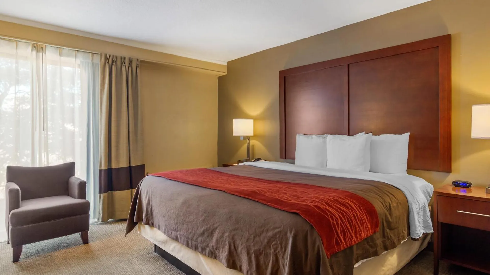 Central Inn DEN Hotel
