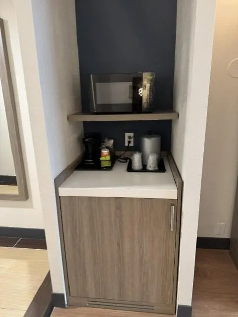 Holiday Inn Express Denver Central - North